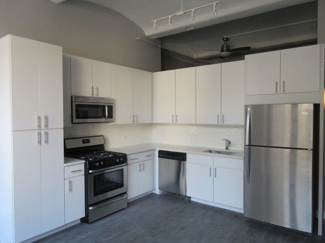 Foto principal - 619 S LaSalle St
