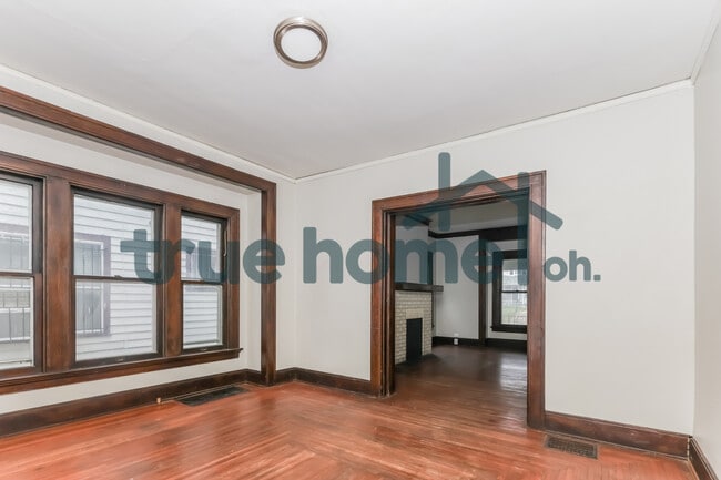 Foto del edificio - 1249 Everett Dr