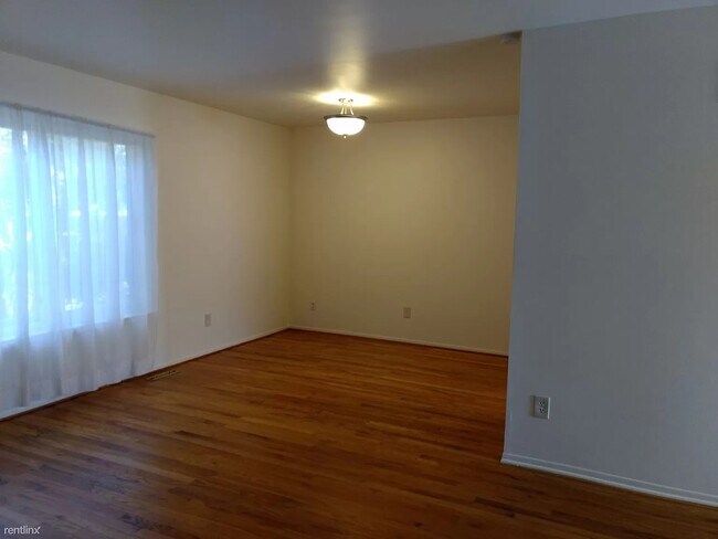 Foto del edificio - 1007 Terrace Ln