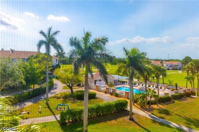 Foto del edificio - 7430 Lake Breeze Dr