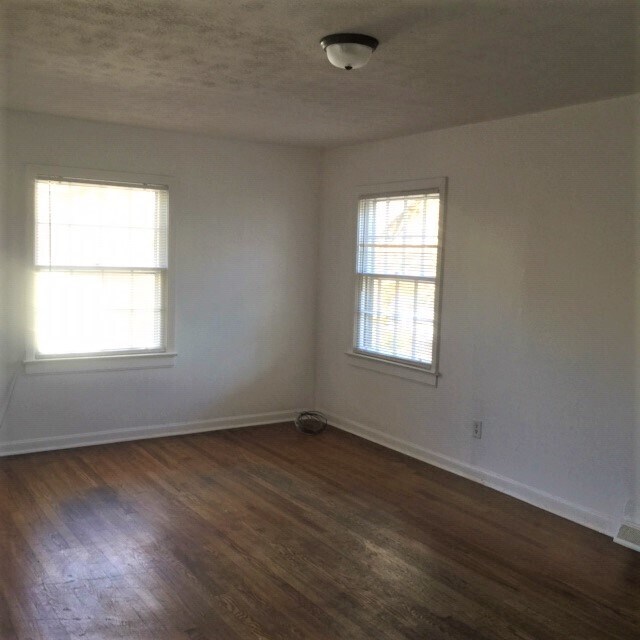 Building Photo - 126 Irene Cir