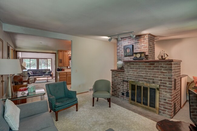 Foto del edificio - 6315 Mound Dr