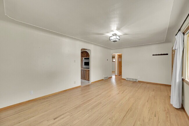 Photo - $3,195.00 - 3 Bedrooms, 2 Bathrooms Single... Apartment