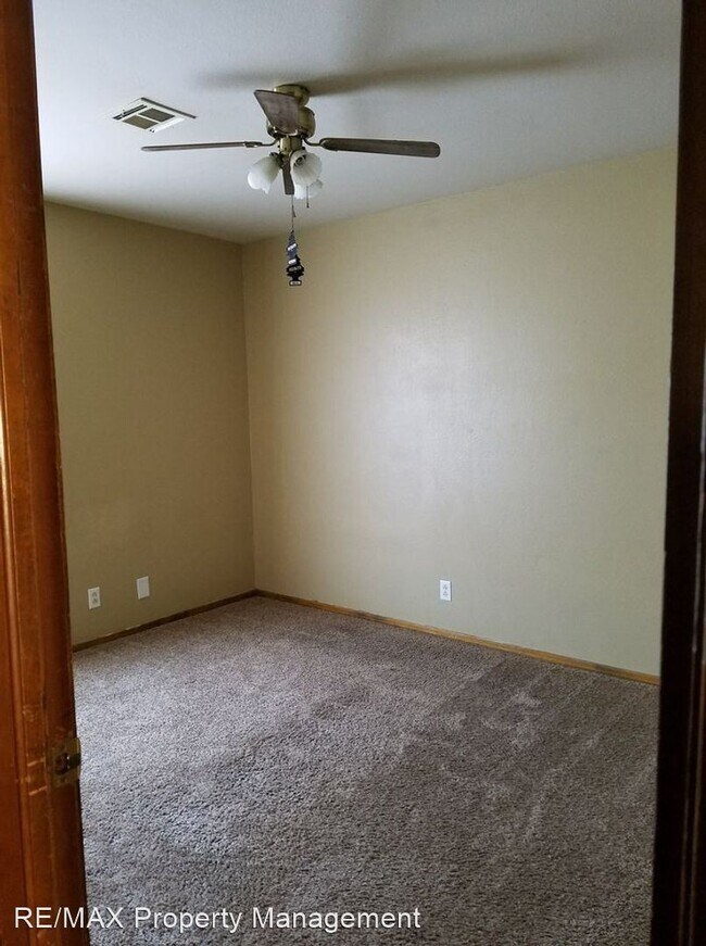 Foto del edificio - 3 br, 1 bath House - 1925 East Cherry Avenue