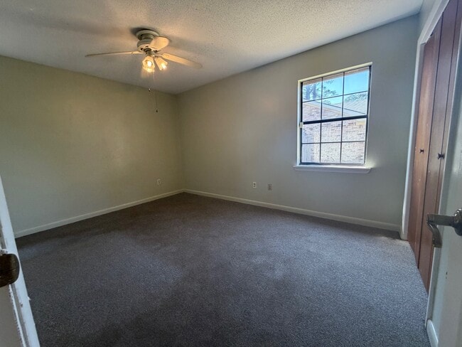 Foto del edificio - 280 Whitetail Cir