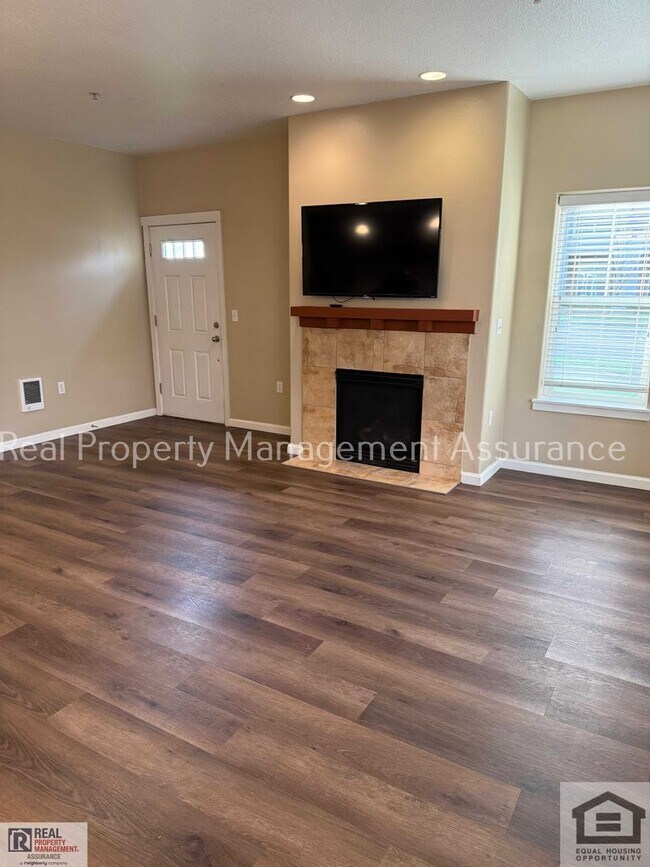 Foto del edificio - Cheerful 1BR/1BA Condo Home in Convenient El Monica / Tanasbourne / Beaverton Neighborhood