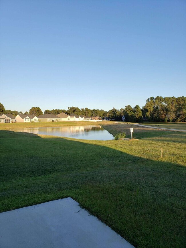 Foto del edificio - Modern 3BR/2BA Home in Longs – 1,350 Sq Ft of Pristine Living Space