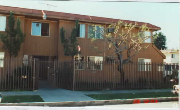 Foto del edificio - 11614-11620 Sylvan St
