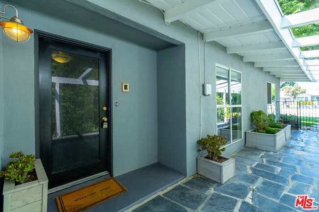 Foto del edificio - 5652 Fallbrook Ave