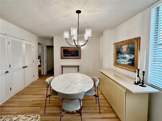 Foto del edificio - 690 Osceola Ave