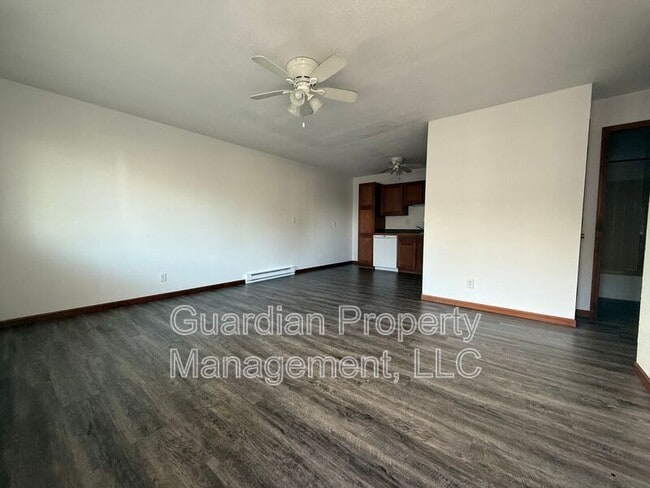 Building Photo - 1135 1/2 N College Dr