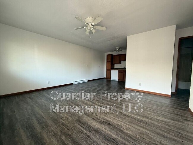 Foto del edificio - 1135 1/2 N College Dr