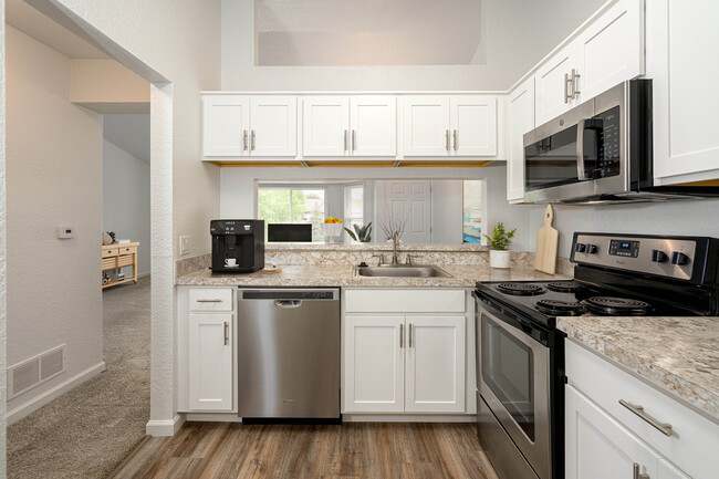 Cocina amplia - Woodland Meadows Apartments