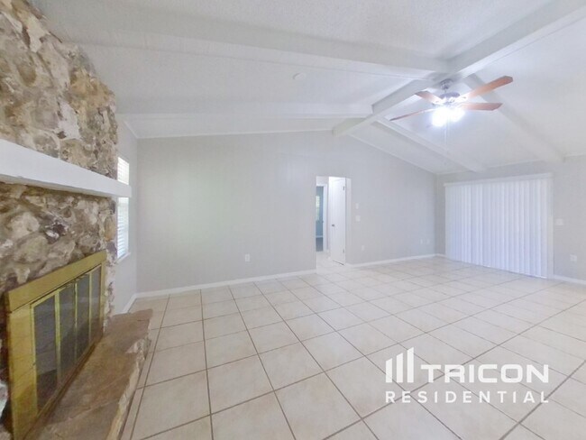 Foto del edificio - 5163 Tallow Wood Ct