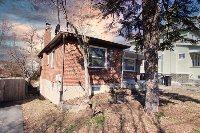 Photo - 855 Academy Ave House