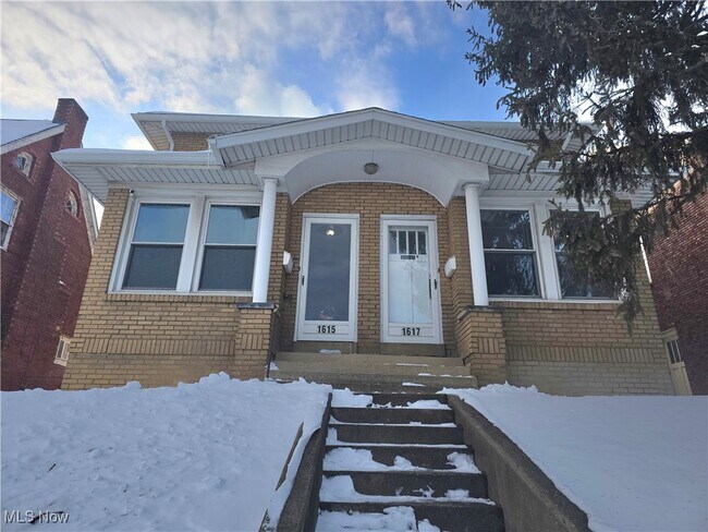 Foto del edificio - 1617 Maple Ave