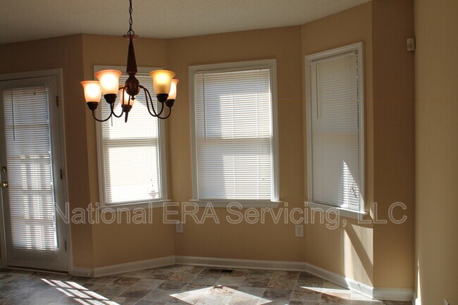 Foto del edificio - 344 Wesley Mill Pl