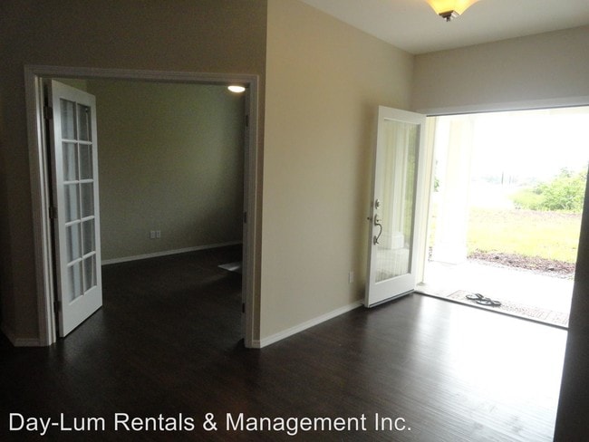 Building Photo - 3 br, 3 bath House - 460 Kalulu Rd