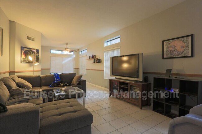 Foto del edificio - 4566 W Shannon St