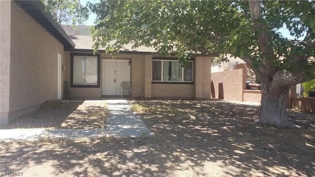 Building Photo - 3755 Chutney St