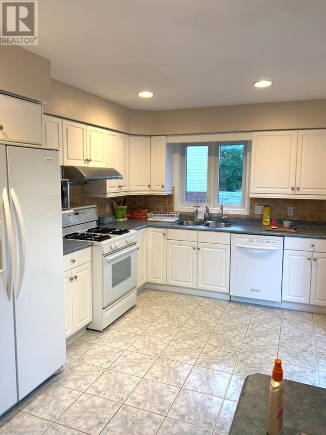 Building Photo - 661 Heathcliffe Pl
