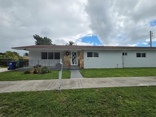 Building Photo - 799 NW 107th St
