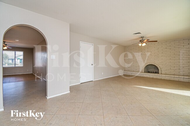 Foto del edificio - 3350 S George Dr