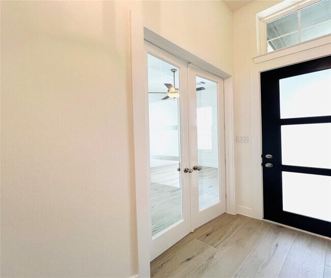 Foto del edificio - 27223 Lombard Wood Dr