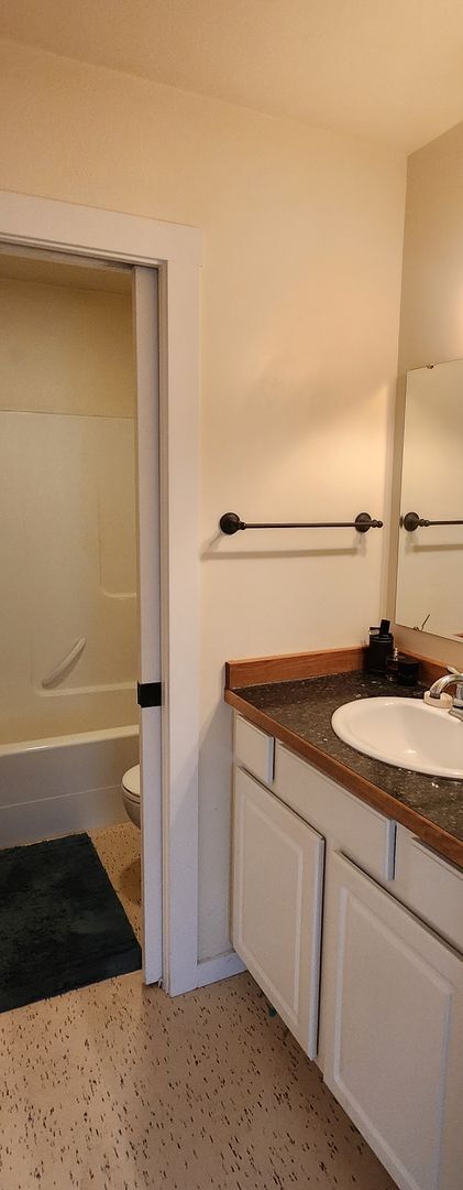 Building Photo - Precious Standalone Condo