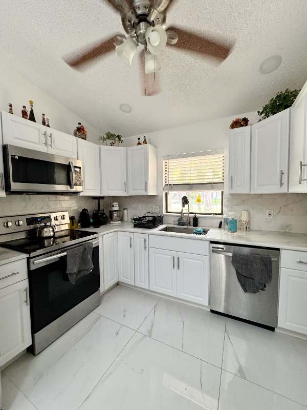 Building Photo - 949 Cinnamon Ct