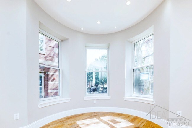 Foto del edificio - 805 Prospect Pl