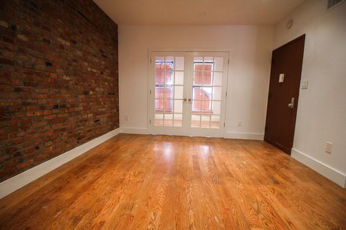 Foto del edificio - 184 Rockaway Ave