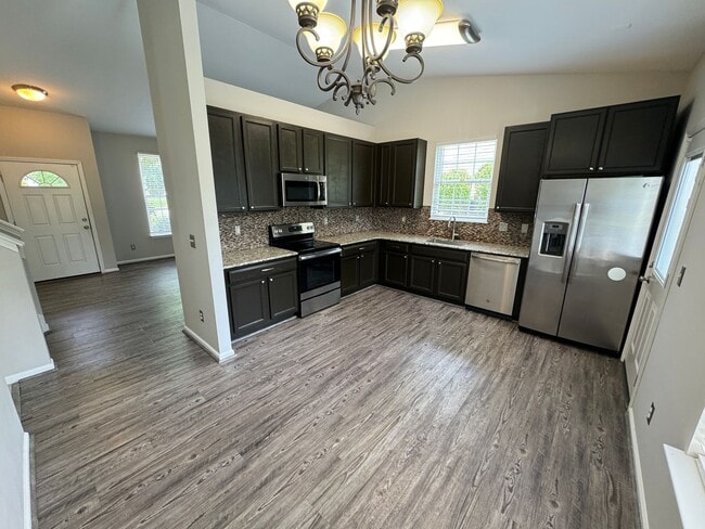 Photo - Stunning 3BR/2.5BA w/ Upgrades & Pool Access House