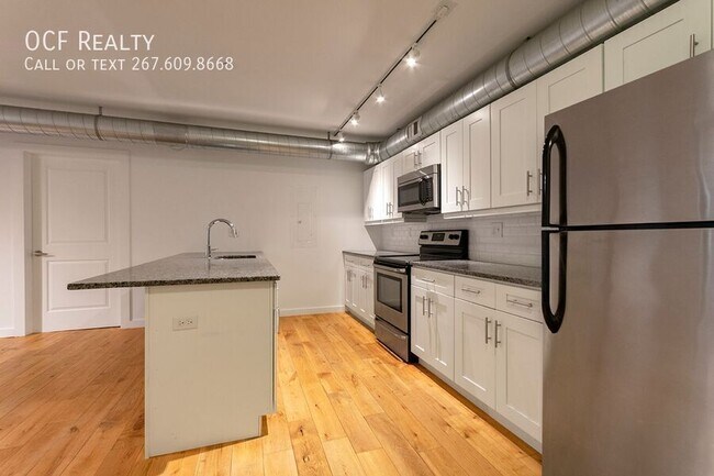 Building Photo - 224 Church St