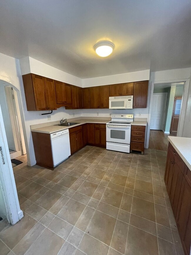 215/217 N. Ashley St - 215/217 N. Ashley St Apartment