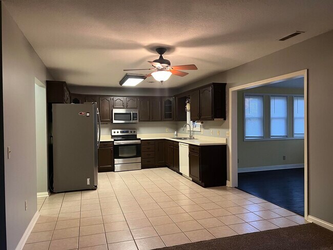 Foto del edificio - 3525 Shadow Creek Dr