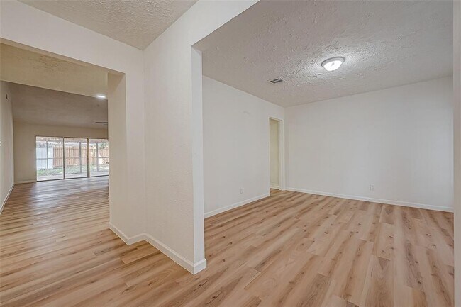 Building Photo - 16623 Royal Mile Ln