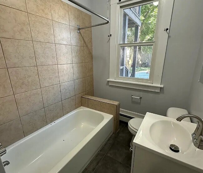 Foto del edificio - 1772 Whittier St