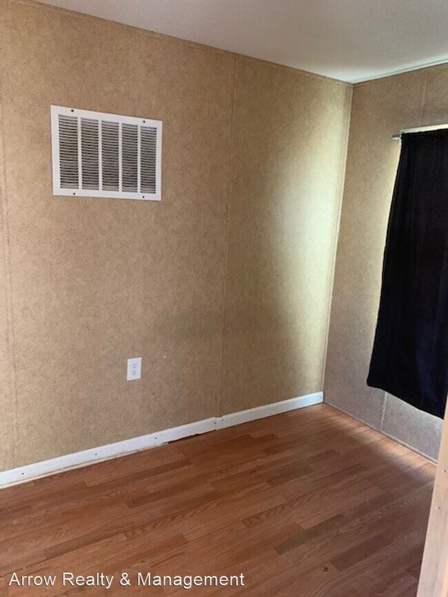 Building Photo - 2 br, 1 bath House - 209 Poplar Drive