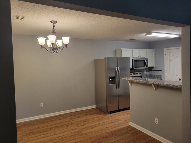 Building Photo - 2266 Charleston Pointe SE