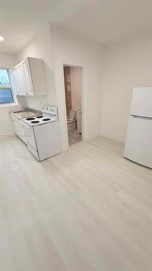 Foto del edificio - 871 SW 3rd St