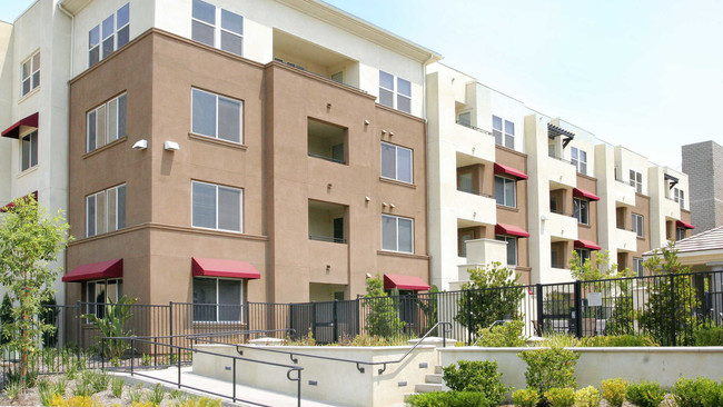 Edificio de Bella Vista At Warner Ridge Apartments - Bella Vista At Warner Ridge