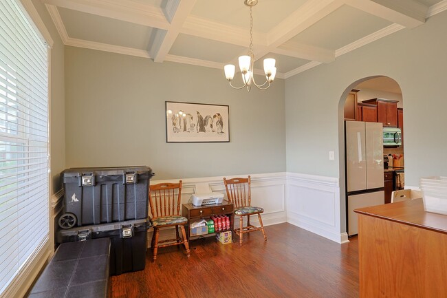 Building Photo - NEW LISTING!!!!!