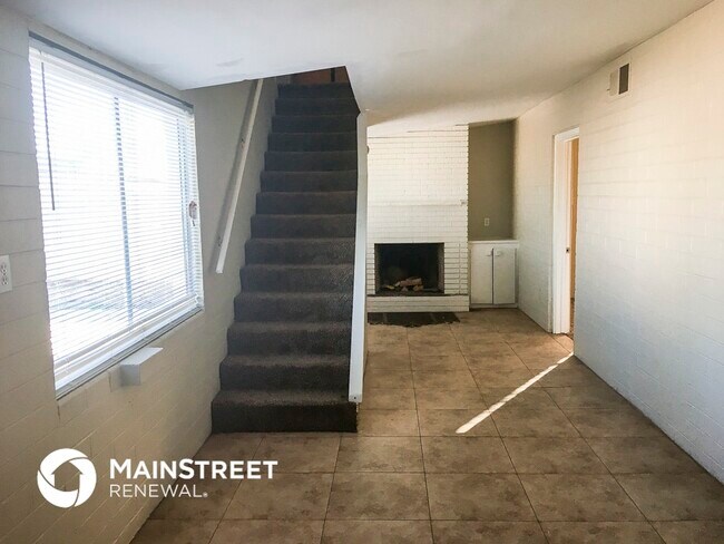 Building Photo - 3434 E Polk St