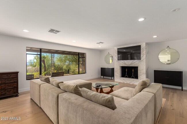 Foto del edificio - 5222 N Saddle Rock Dr
