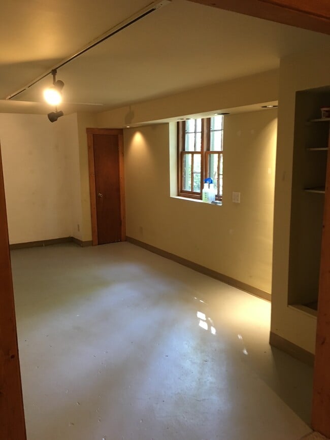 Foto del edificio - 8411 Abbott Ln