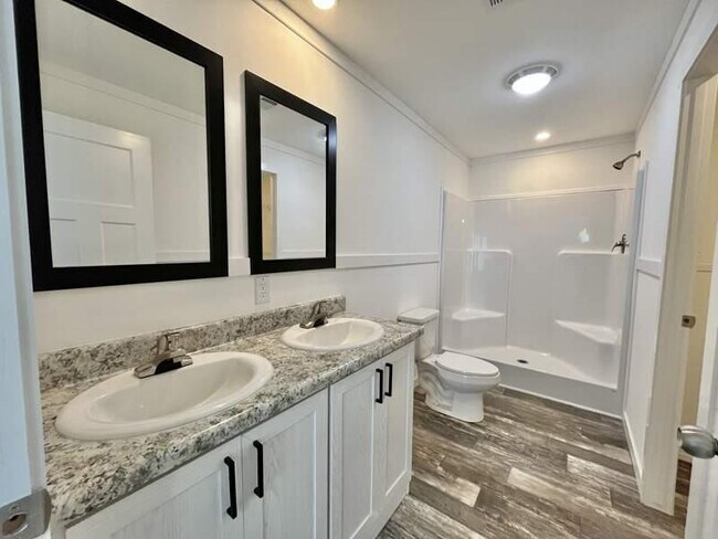 Foto del edificio - 16830 Oak Leaf Ct