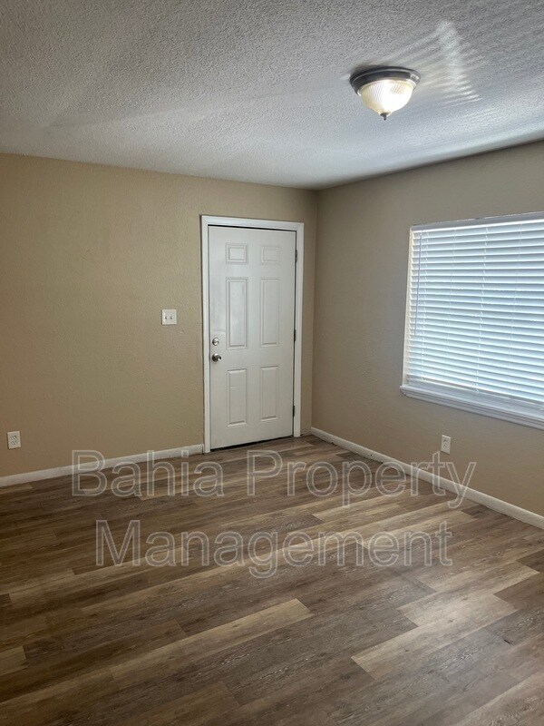 Building Photo - 8429 N 39th St