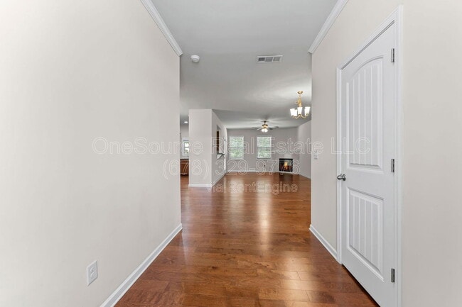 Foto del edificio - 385 Franklin Ln