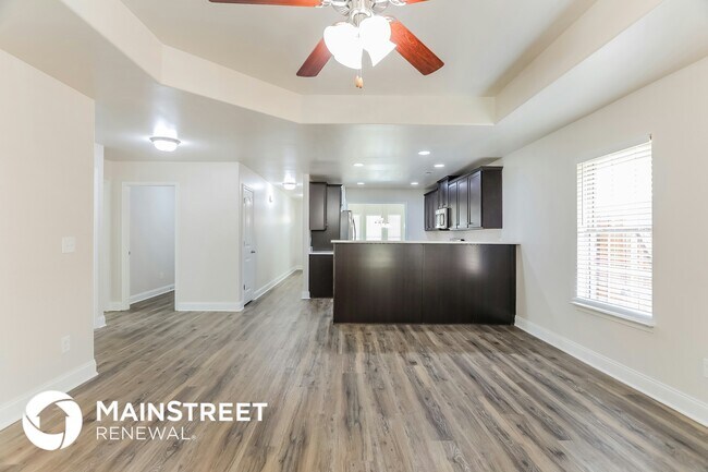 Foto del edificio - 1055 Clover Ave